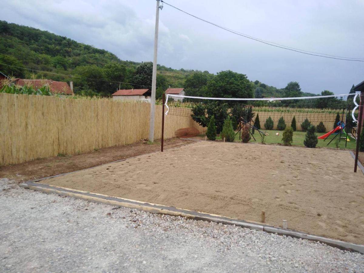 Vila Viktori Pirot Extérieur photo
