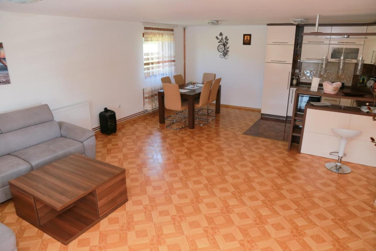 Vila Viktori Pirot Extérieur photo