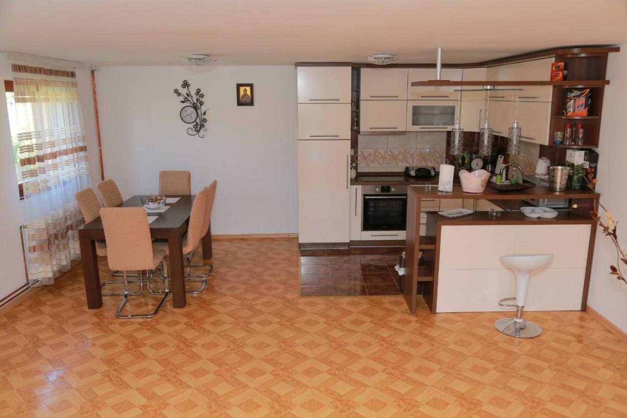 Vila Viktori Pirot Extérieur photo