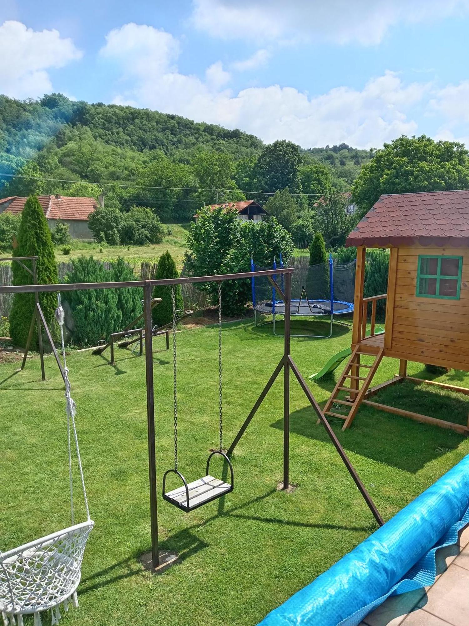 Vila Viktori Pirot Extérieur photo